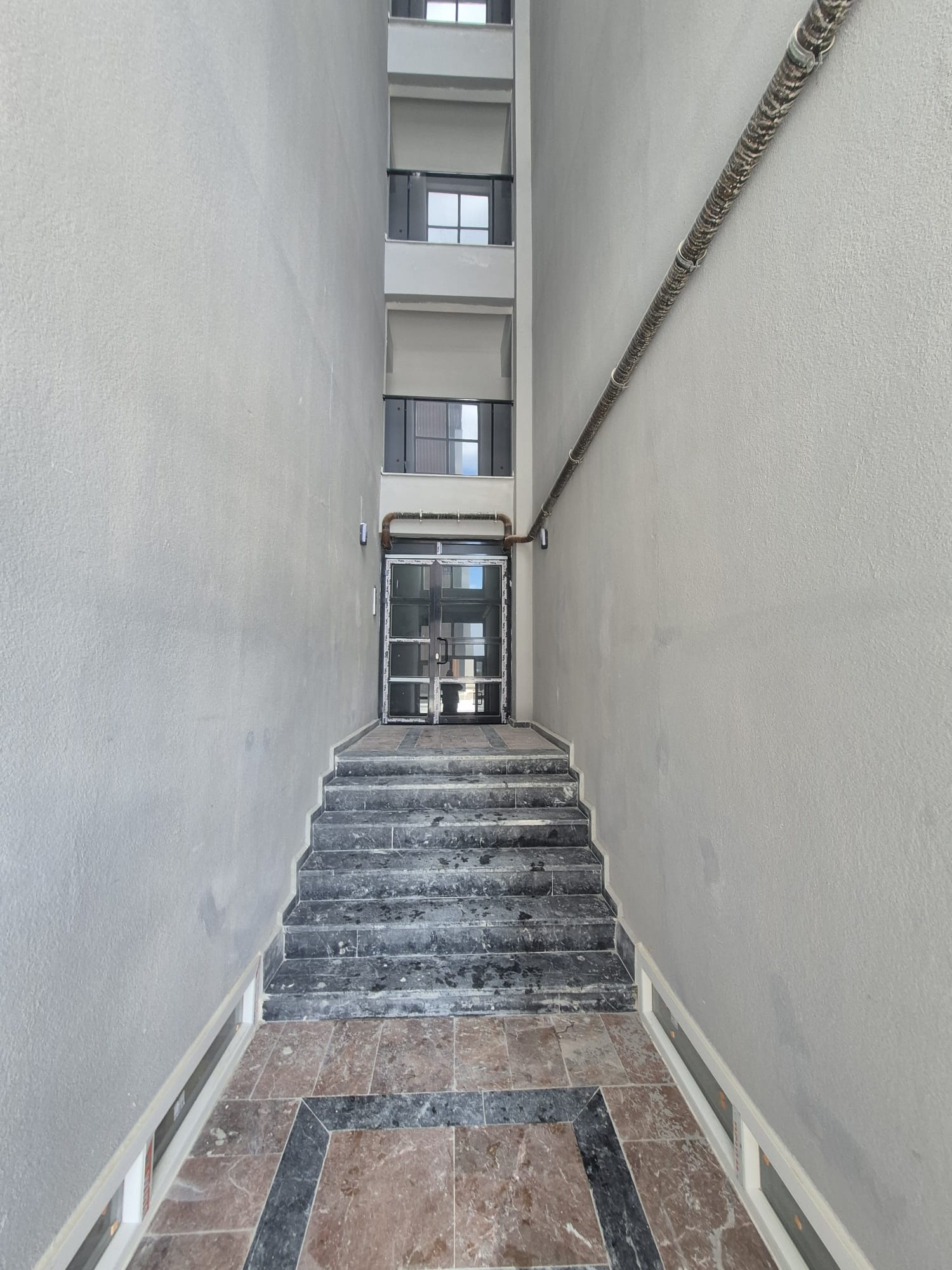 ERKMEN ZAFER YAŞAMA KONUTLARI 4+1 KİRALIK DAİRE